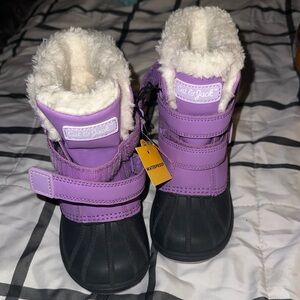 Cat & Jack snow boots New